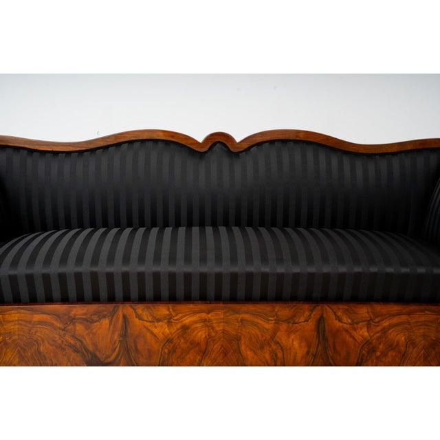 19th Century Antique Biedermeier Walnut Sofa, 1850 For Sale - Image 5 of 18