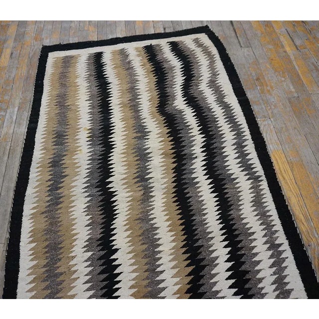 American 1930s Earth Tone Zig Zag Antique American Navajo Rug Eye-Dazzler 3'6" X 5'3" Flatweave Wool Carpet For Sale - Image 3 of 9