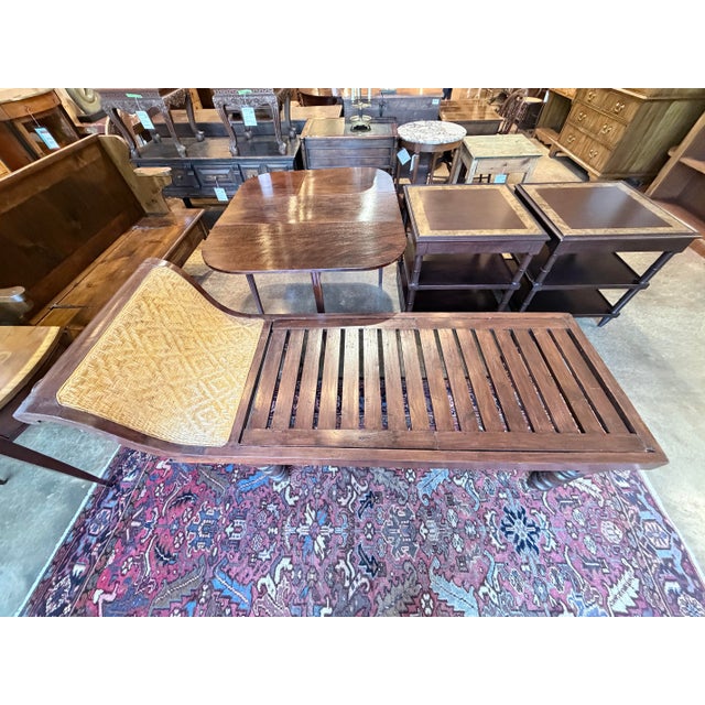 1900 - 1909 Antique Colonial Cane Chaise Longue With Turned Legs and Slatted Hardwood Frame For Sale - Image 5 of 8
