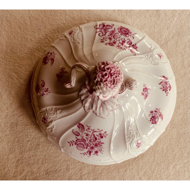 Ceramic French Porcelain Soup Tureen With Lid, Circa 1820 — Rose Floral For Sale - Image 7 of 12