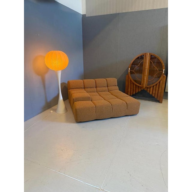 Cocoon floor lamp of a stunning beauty. Very rare and therefore unique lamp. This floor lamp is full of elegance and...