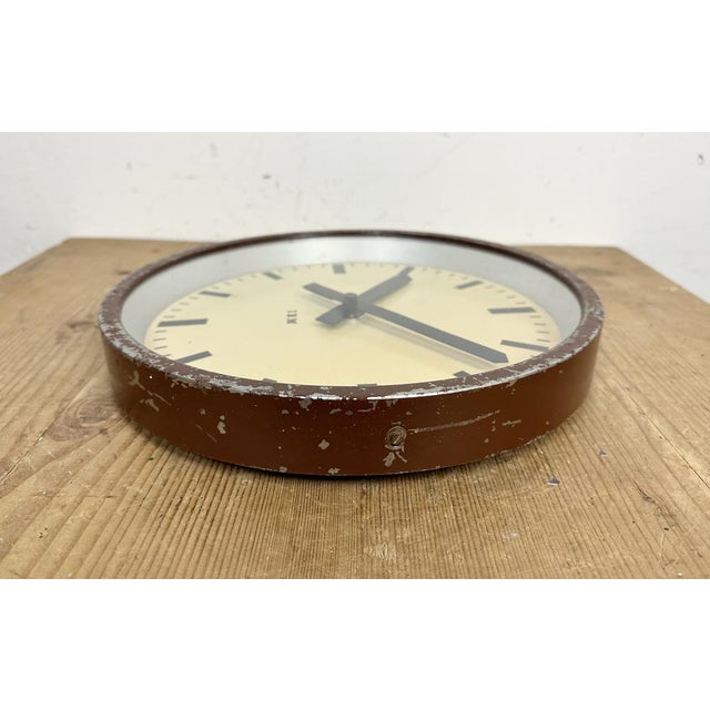 Industrial Brown Factory Wall Clock from IBM, 1950s For Sale - Image 14 of 18