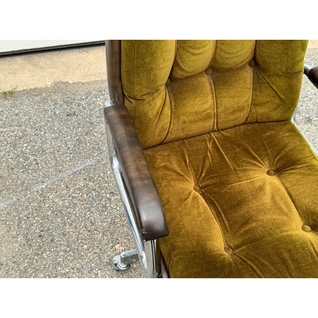 Mid 20th Century Vintage Mid-Century Modern Olive Velvet High Back Executive Office Chair For Sale - Image 5 of 12