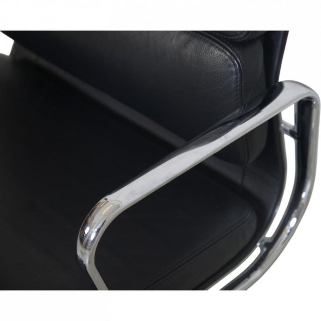 EA217 Office Chair in Black Leather from Charles Eames, 2011 For Sale - Image 6 of 13