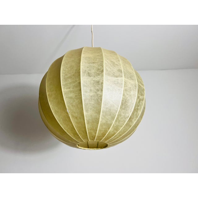 Mid-Century Round Cocoon Pendant Lamp, 1960s, Italy For Sale - Image 9 of 10