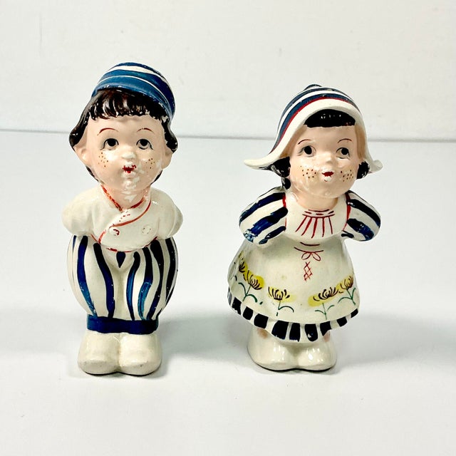 1930s Boho Chic Danish Kissing Dutch Kids Salt & Pepper Shakers - A Pair. For Sale - Image 6 of 10