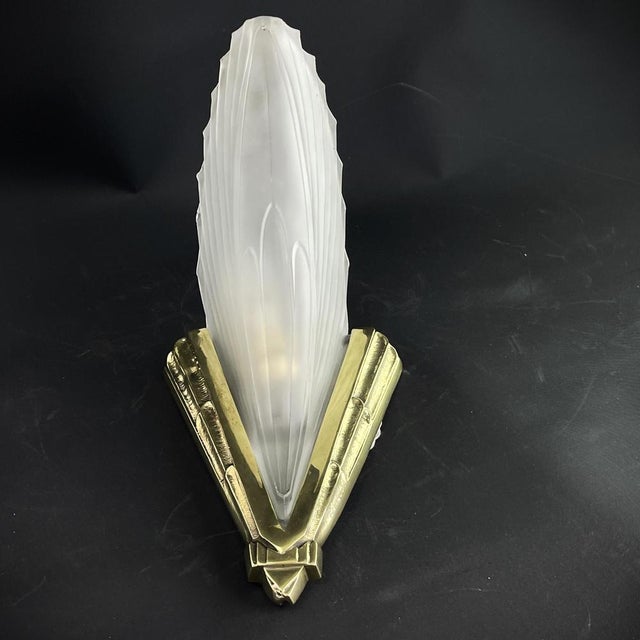 Art Deco Wall Lamps in Bronze and Glass, 1930s For Sale - Image 4 of 9