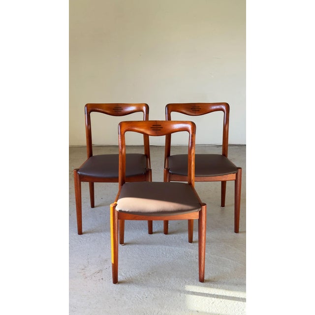 Teak Dining Chairs with Rosewood Joint Detail attributed to H.W. Klein for Bramin, 1960s, Set of 6 For Sale - Image 9 of 18
