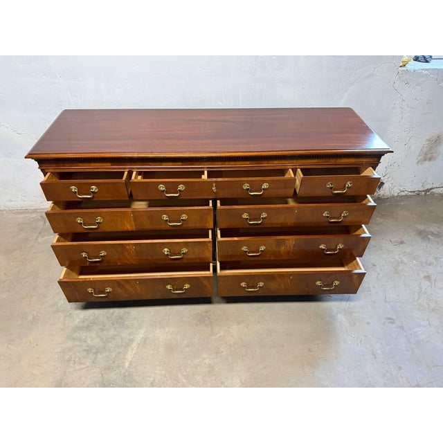 Late 20th Century Hickory Chair Georgian Solid Mahogany Nine-Drawer Dresser or Credenza With Key For Sale - Image 15 of 18
