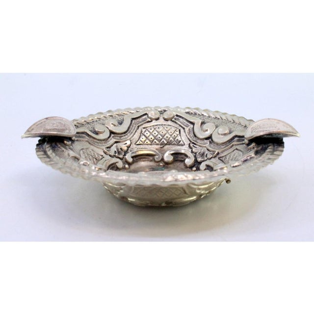 Embossed Silver Ashtray with Wavy Frieze and Central Thousand Reis Coin For Sale - Image 9 of 9