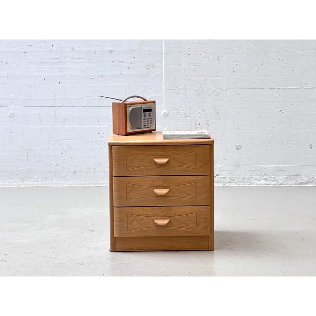 Vintage Bedside Table in Light Wood For Sale - Image 5 of 16