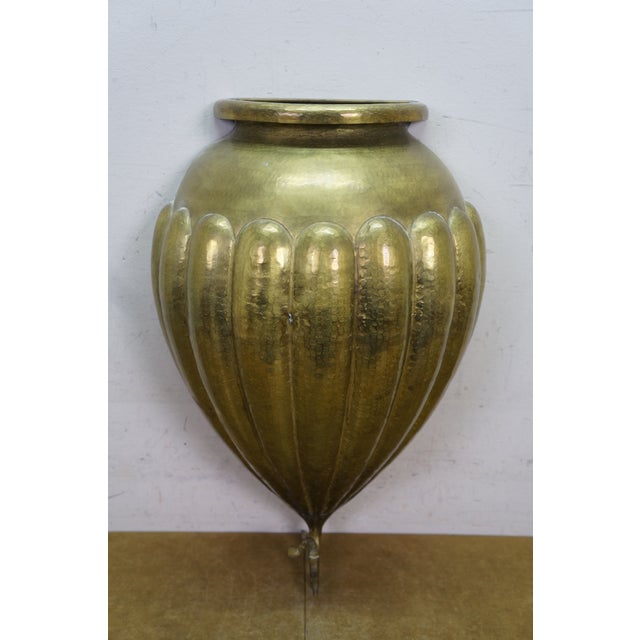 Metal Antique Italian Hammered Ribbed Brass Lavabo Water Fountain Cistern & Basin For Sale - Image 7 of 18