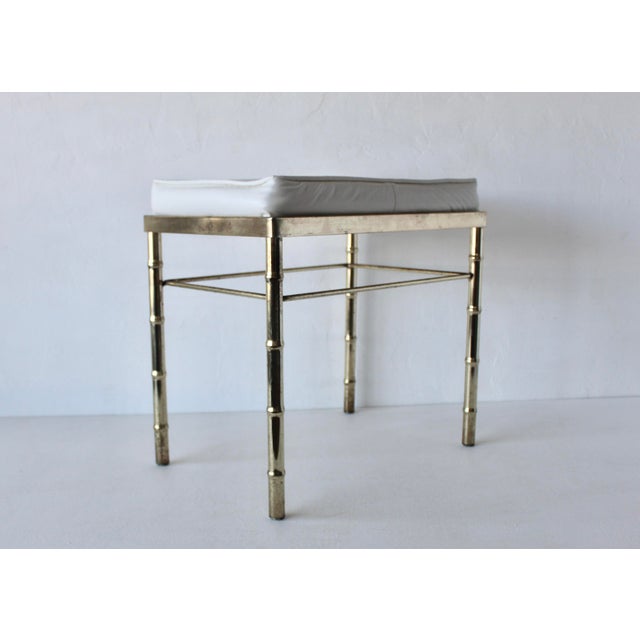 George Koch Style Faux Bamboo Brass Rectangular Padded White Vinyl Seat Vanity Stool Bench Vintage Hollywood Regency For Sale - Image 16 of 17