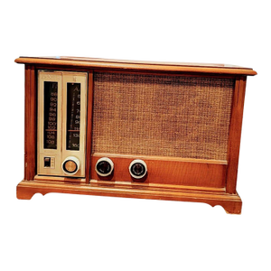 Vintage Tube Radio Zenith Model X334 Circa 1950s