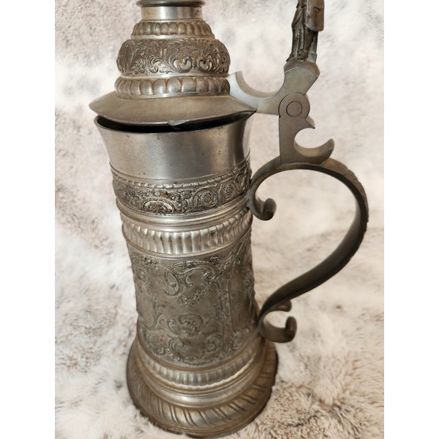 Antique German Historicism Solid Pewter Beer Stein With Johann Wolfgang Von Goethe Thumb-Lift For Sale - Image 4 of 9
