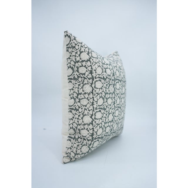 The 8 Kamal design showcases a classic lotus-inspired block print motif, symbolizing purity and harmony. Each piece...