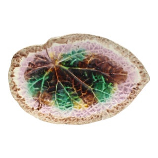 Circa 1880s English Majolica Begonia Leaf Sweetmeat Dish For Sale
