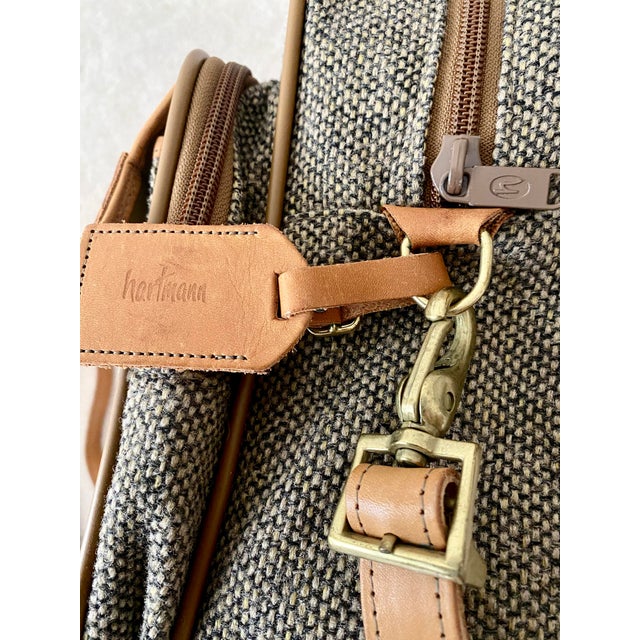 Vintage Hartmann Tweed & Leather 2-Piece Luggage Set - Garment & Companion Bag Excellent Condition For Sale - Image 17 of 18