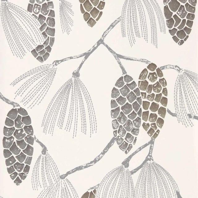 Harlequin Epitome Wallpaper in Gliver/Silver/Chalk - a Sample For Sale