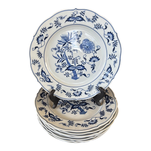 Mid 20th Century Japenese Blue Danube “Blue Onion” Dinner Plates - Set of 8