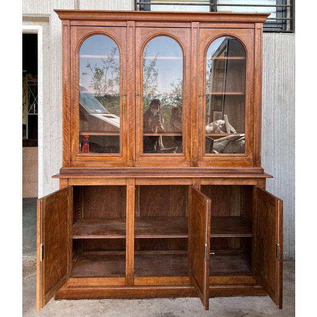 Early 20th Century Bookcase or Vitrine in Spanish Pine with Three Arch Glass Doors For Sale - Image 11 of 18