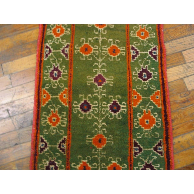 1930s 1930s Green Geometric Tribal Hand Knotted Antique Indian Agra Rug 1'10" X 10'9" Wool Carpet For Sale - Image 5 of 5