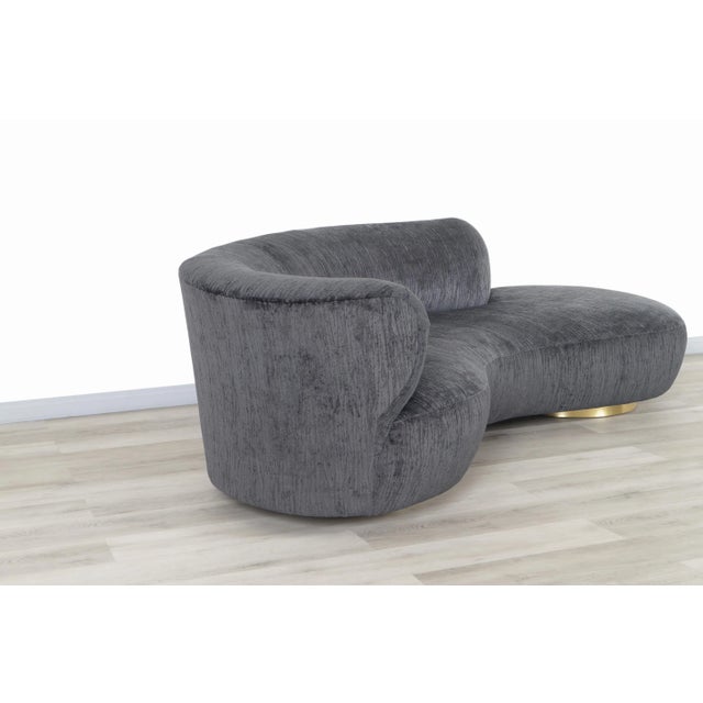 Mid-Century Modern Serpentine Sofa in the Style of Vladimir Kagan For Sale - Image 9 of 13