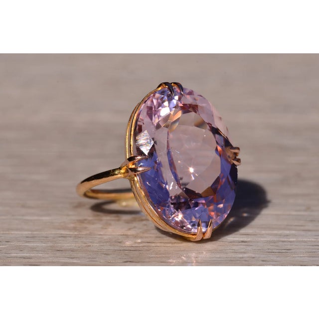 Contemporary The Kable: Antique 18K Yellow Gold Kunzite Cocktail Ring For Sale - Image 3 of 8