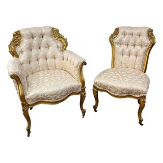 Early 20th Century French Louis XV Style Pair of Gilded Gold Creme Tufted Chairs For Sale