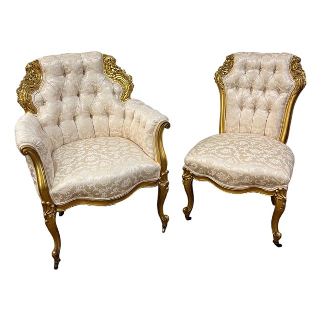 Early 20th Century French Louis XV Style Pair of Gilded Gold Creme Tufted Chairs For Sale