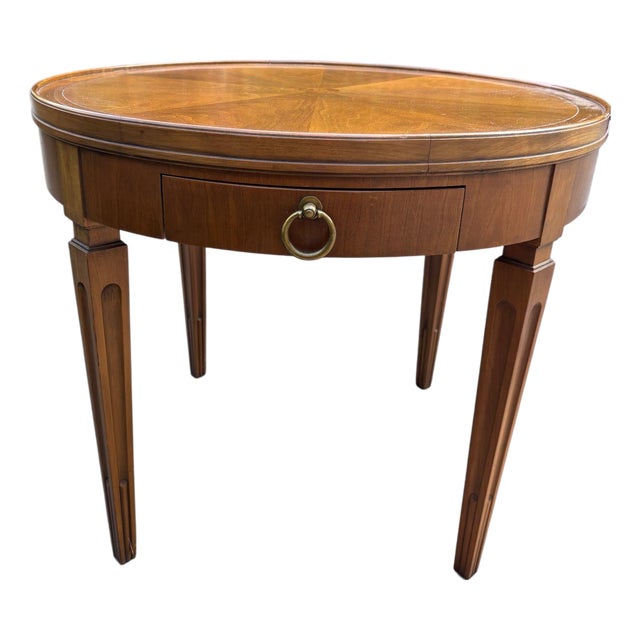 1970s Mid-Century Modern Baker Walnut Round Sunburst Pattern Lamp, Side, Accent Table For Sale