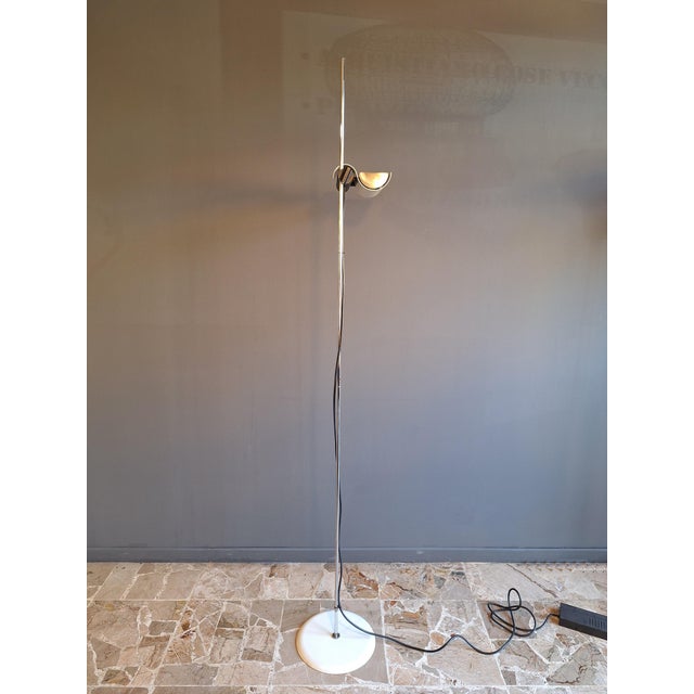 Floor lamp with dimmer, direct and indirect light, white steel base, chrome stem, adjustable and height-adjustable white...