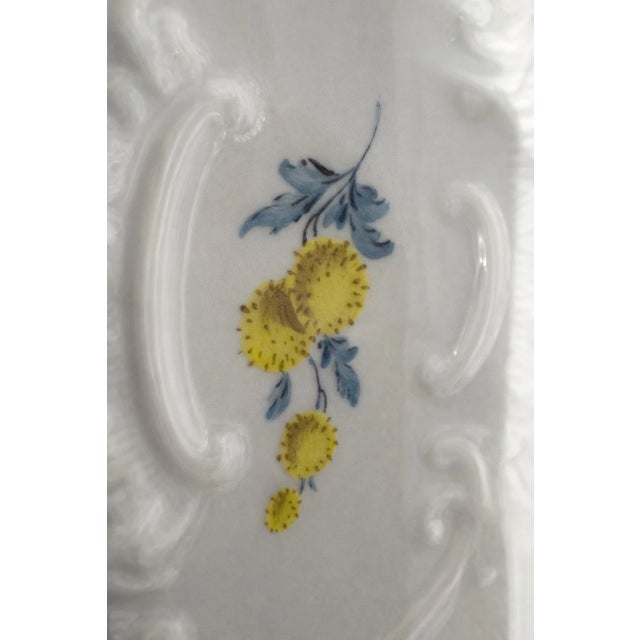 1970s Exquisite Meissen Reticulated Porcelain Bowl – Hand-Painted Floral Decor – 24.5 Cm For Sale In Phoenix - Image 6 of 10