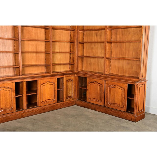 French Late 19th Century Oak Corner Bookcase For Sale In Baton Rouge - Image 6 of 16