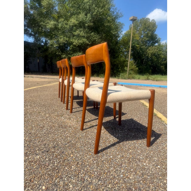 1960s Ansager Møbler Teak Dining Table and Set of Møller 77 Dining Chairs - Set of 5 For Sale - Image 6 of 12