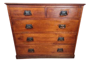 Arts & Crafts Chest of Drawers in Pine with Drop Handle, 1910s