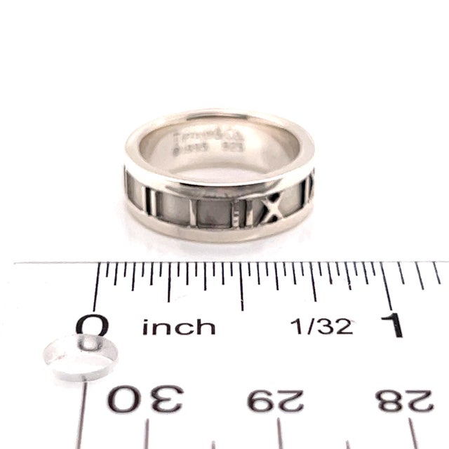 1990s Tiffany & Co Estate Sterling Silver Ring Size 4.25, 5.2 Grams For Sale - Image 10 of 11