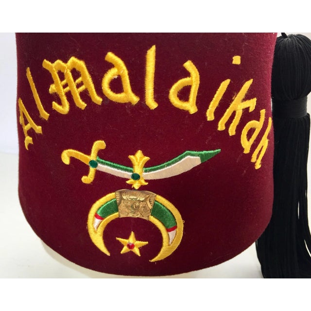 Burgundy Vintage Al Malaikah Masonic Shriner Burgundy Wool Fez Hat For Sale - Image 8 of 12