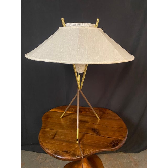 1950's Gerald Thurston Lightolier Tripod Lamp, Unmarked For Sale In New York - Image 6 of 12