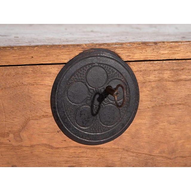 Antique Japanese Tansu in Wood For Sale - Image 5 of 16