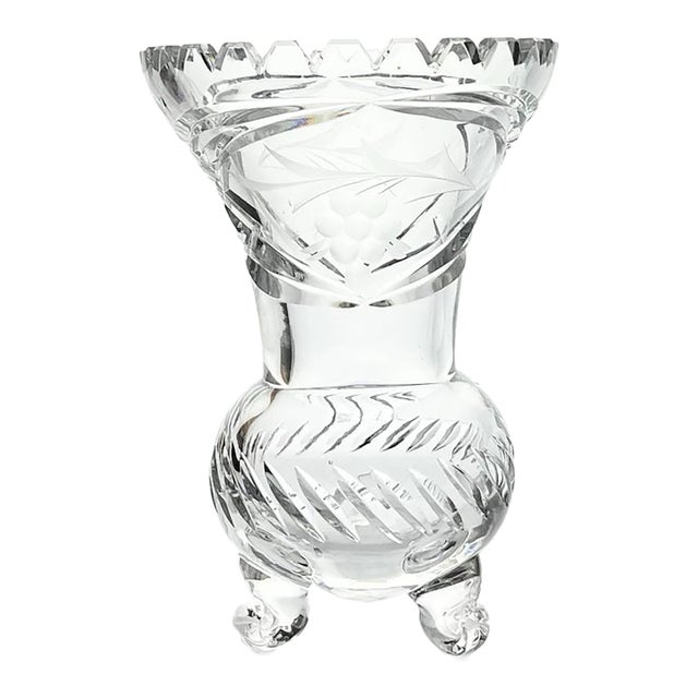1940s Vintage Tri-Footed Cut & Etched Saw Tooth Floral Motif Crystal Vase For Sale