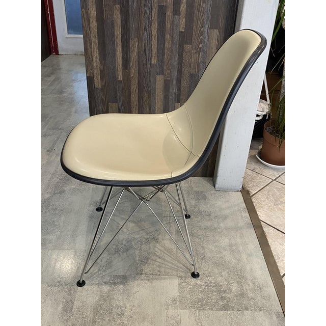 Textile Off-White Vinyl Chair by Charles and Ray Eames for Herman Miller, 1950s For Sale - Image 7 of 15