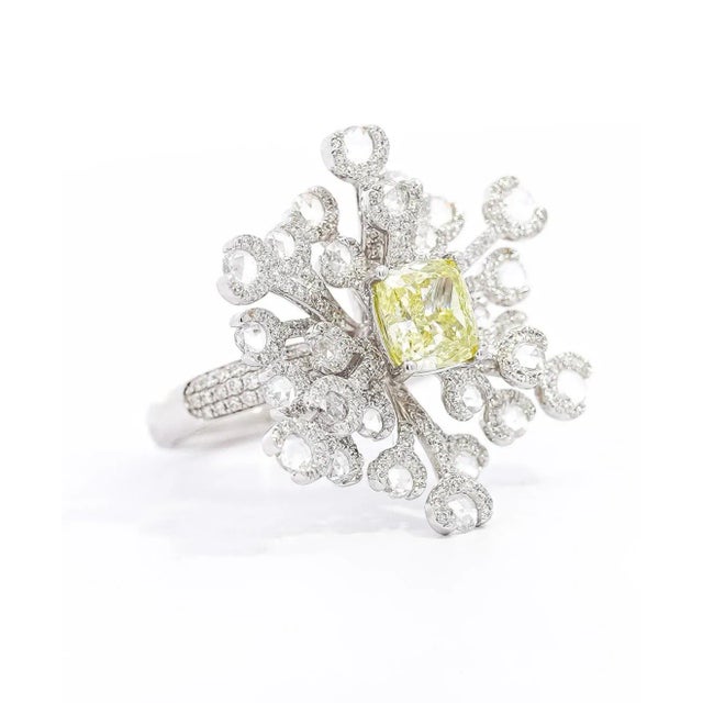 Gia Certified 1.52 Carat Fancy Greenish Yellow Diamond Briolette Snowflake Ring Size 6.5 For Sale - Image 4 of 8