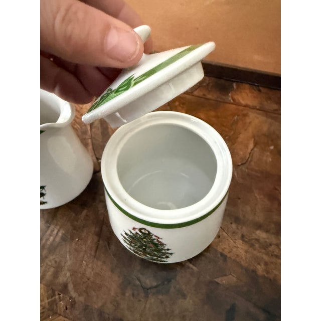 1960s Vintage George Briard Yule Tide Creamer and Sugar Bowl Set Mid Century Christmas Serveware For Sale - Image 5 of 9