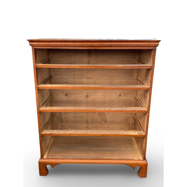 Early 19th Century American Federal Solid Cherry Chest of Drawers, Circa 1800-1820 For Sale - Image 13 of 18