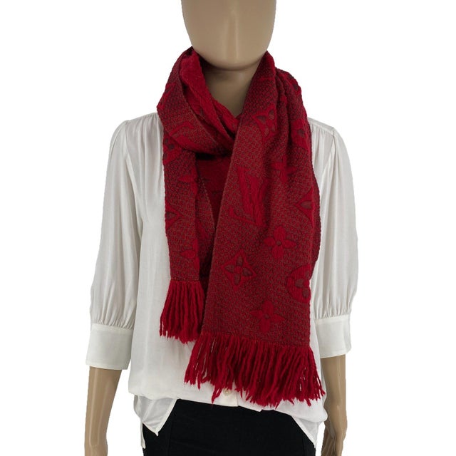 Late 20th Century Louis Vuitton Red Thick Wool & Silk Scarf For Sale - Image 5 of 8