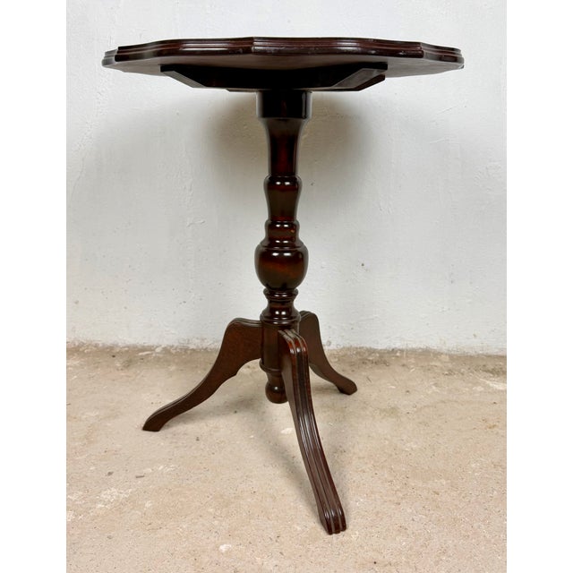 20th Century English Tilt-Top Side Table, 1940 For Sale - Image 4 of 9