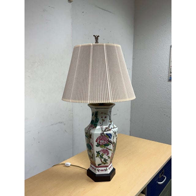 Chinese Chinese Famille Rose Table Lamp With Pleated Shade For Sale - Image 3 of 12