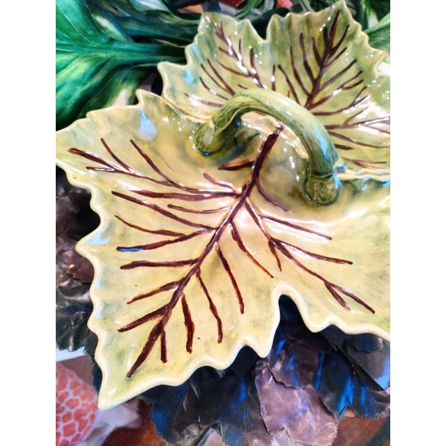 1980s Vintage Ceramic Leaf Form Fitz and Floyd Style Serving Tray Platter For Sale - Image 5 of 10