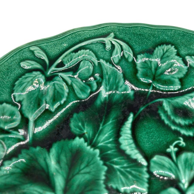Circa 1880 Majolica Green-Glazed Geranium Plate, Hope & Carter, English For Sale - Image 4 of 7